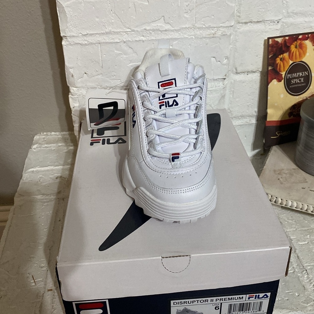 FILA - Picture 3 of 6